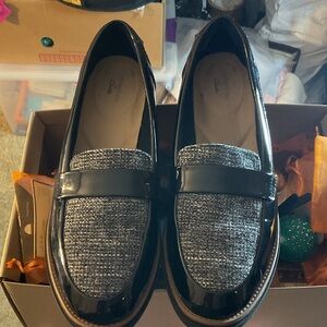 Women's Black and Gray Moccasins